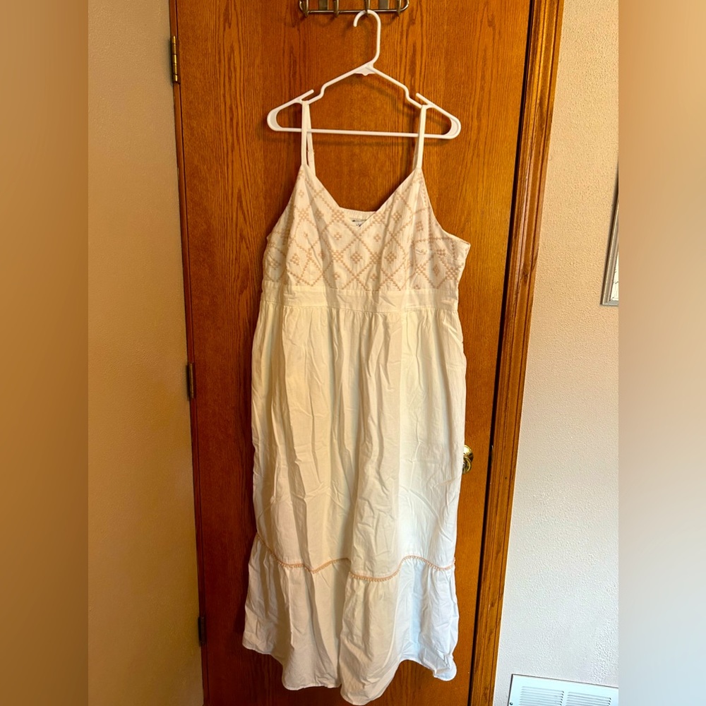 Ava & Viv Embroidered Maxi Dress in White